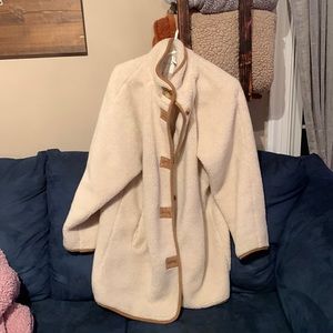 Cream AEO Sherpa jacket